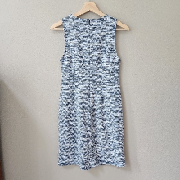 Banana Republic | Petite Sleeveless Tweed Seath Dress - Picture 2 of 8